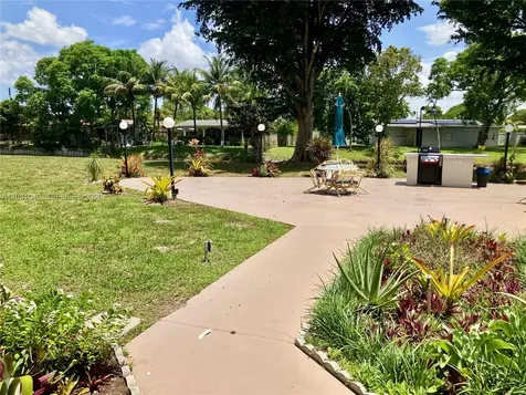 2801 NW 47th Terrace Lauderdale Lakes FL 33313