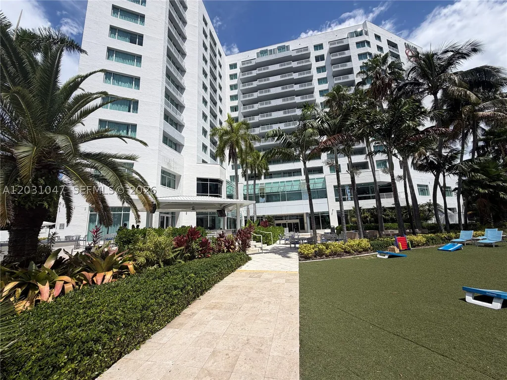 2670 E Sunrise Boulevard Fort Lauderdale FL 33304