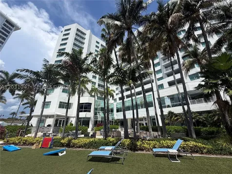 2670 E Sunrise Boulevard Fort Lauderdale FL 33304