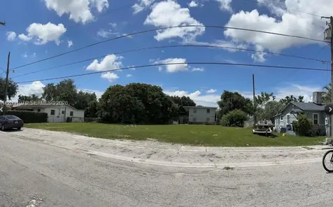 1624 NW 60th Street Miami FL 33142