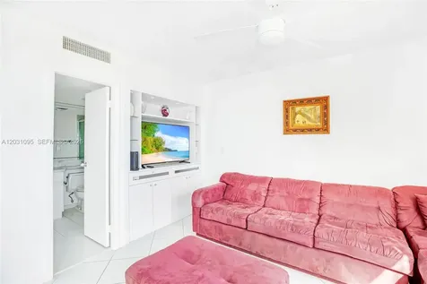 20301 W Country Club Drive Aventura FL 33180