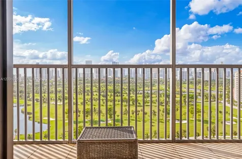 20301 W Country Club Drive Aventura FL 33180