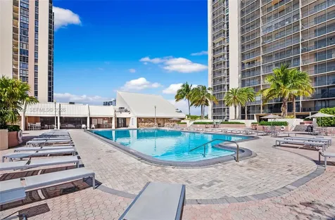 20301 W Country Club Drive Aventura FL 33180
