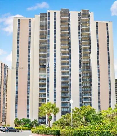 20301 W Country Club Drive Aventura FL 33180