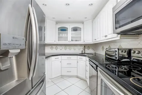 20301 W Country Club Drive Aventura FL 33180