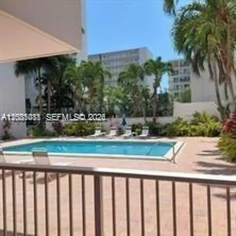 Miami Beach FL 33139