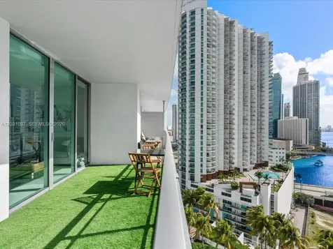 90 SW 3rd Street Miami FL 33130