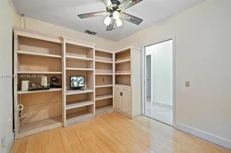 2015 NE 120th Road North Miami FL 33181
