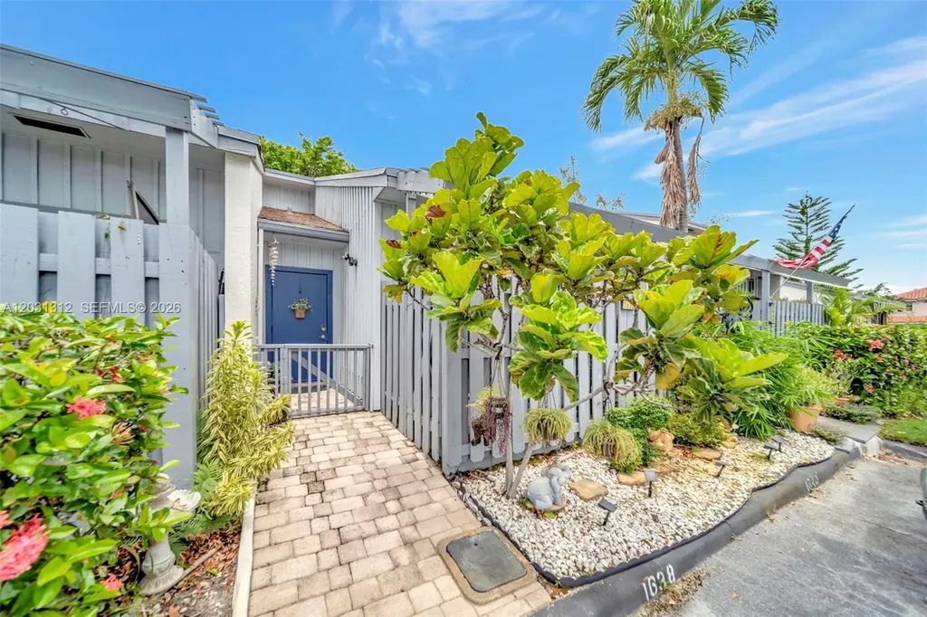 1638 N 15th Terrace Hollywood FL 33020