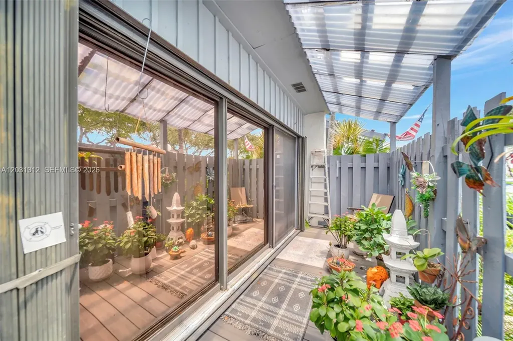 1638 N 15th Terrace Hollywood FL 33020