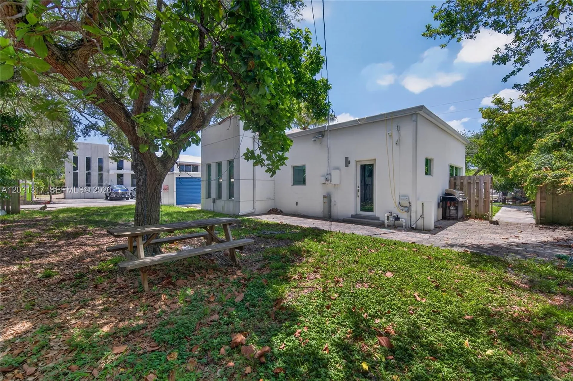 1327 SE 2nd Avenue Fort Lauderdale FL 33316