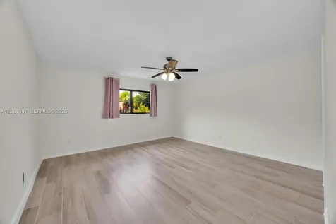 6323 SW 116th Place Miami FL 33173