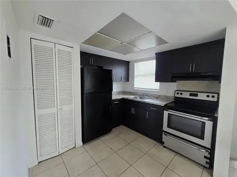 101 NE 41st Street Oakland Park FL 33334