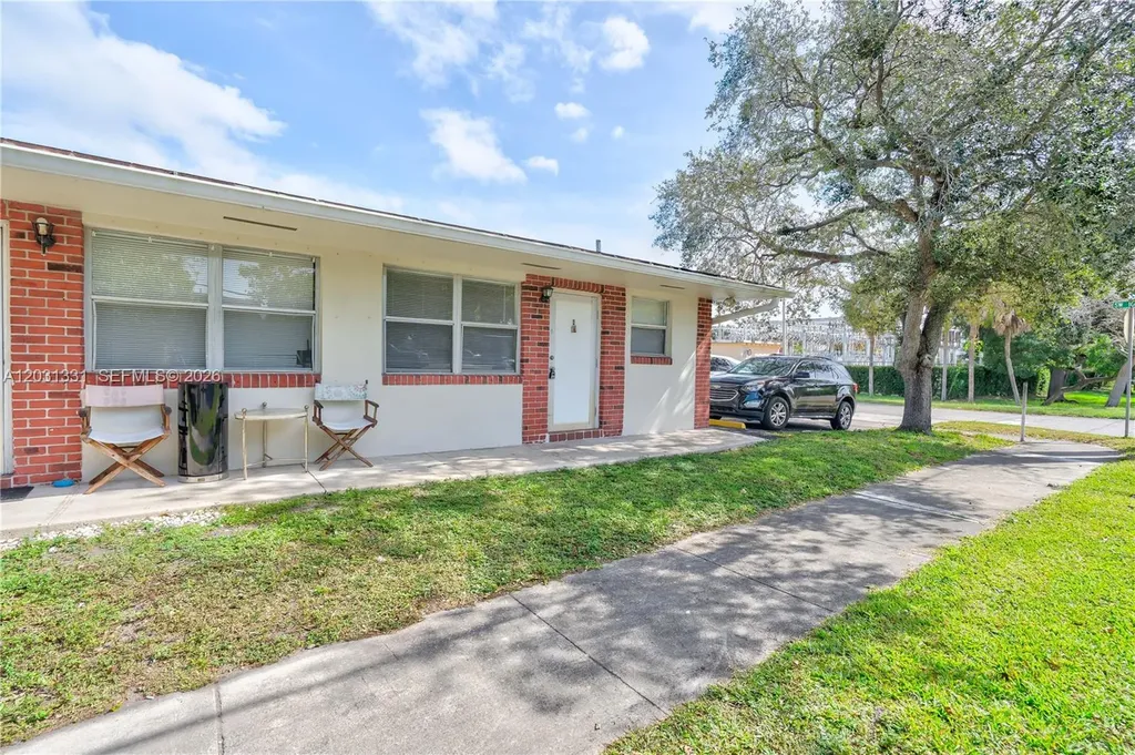 856 SW 10th Street Hallandale Beach FL 33009