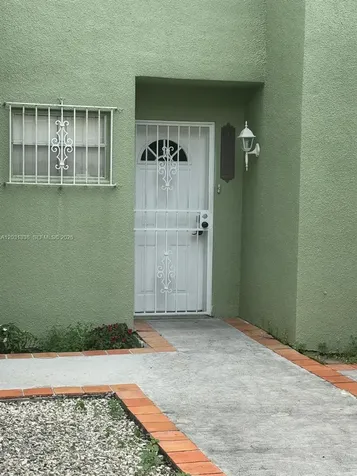 11173 NW 7th Street Miami FL 33172