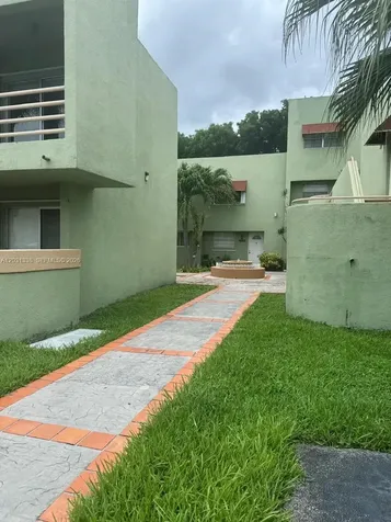 11173 NW 7th Street Miami FL 33172