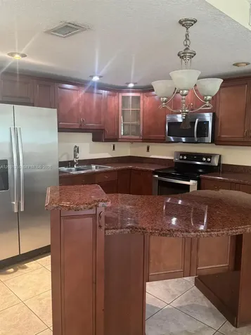 11173 NW 7th Street Miami FL 33172