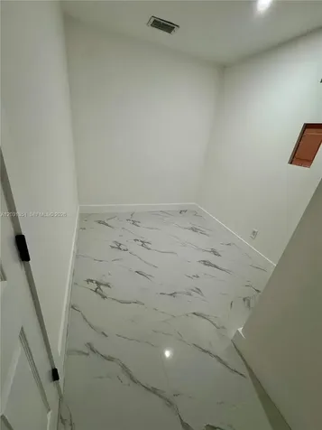 2326 NW 59th Street Miami FL 33142