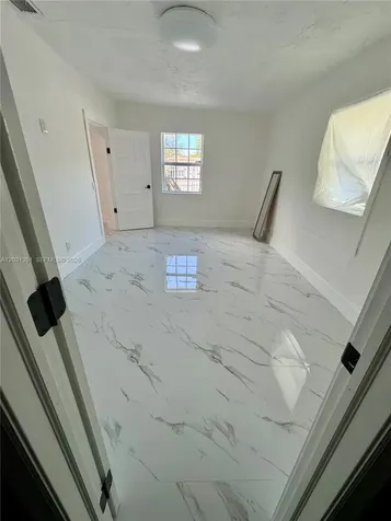 2326 NW 59th Street Miami FL 33142