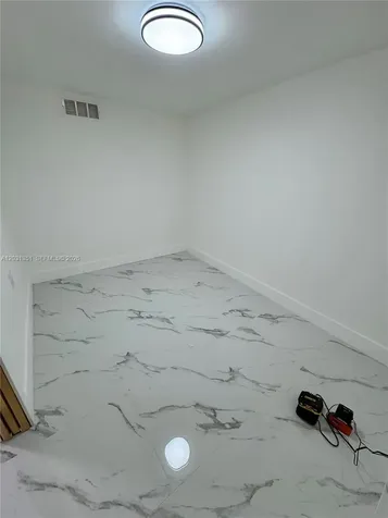 2326 NW 59th Street Miami FL 33142