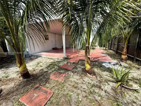 2326 NW 59th Street Miami FL 33142