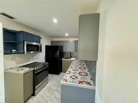 2326 NW 59th Street Miami FL 33142