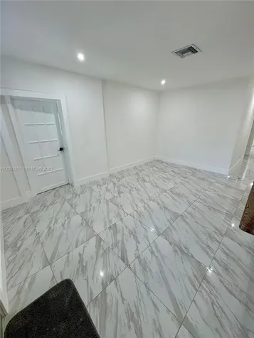 2326 NW 59th Street Miami FL 33142