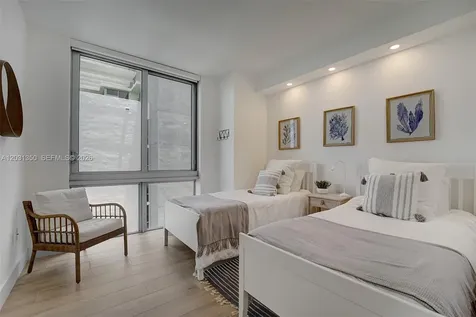 16385 Biscayne Boulevard North Miami Beach FL 33160