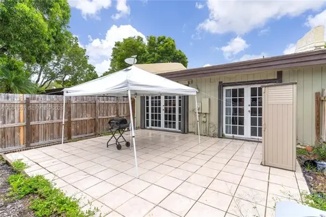 2330 Plum Court Pembroke Pines FL 33026