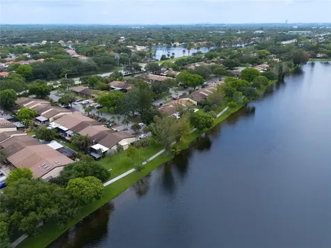2330 Plum Court Pembroke Pines FL 33026