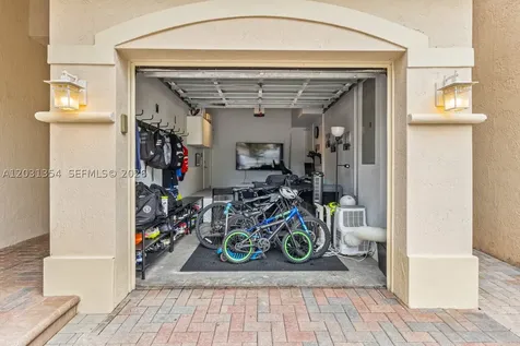 11431 NW 68th Terrace Doral FL 33178