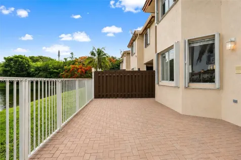 11431 NW 68th Terrace Doral FL 33178