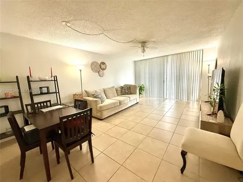 1341 SE 3rd Avenue Dania Beach FL 33004