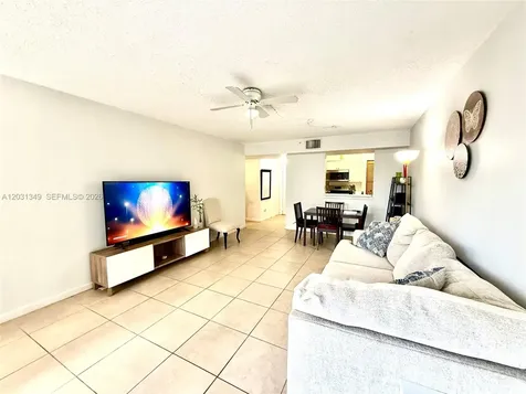 1341 SE 3rd Avenue Dania Beach FL 33004
