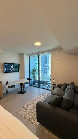 121 NE 5th Street Miami FL 33132