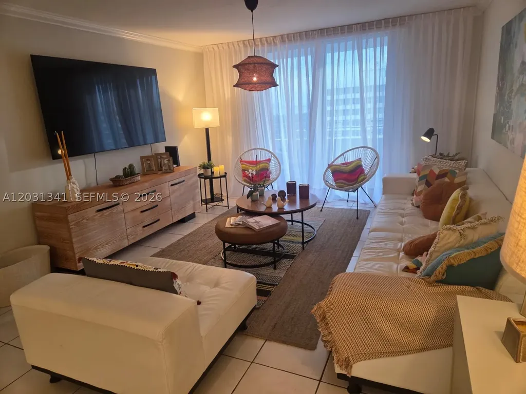 5555 Collins Avenue Miami Beach FL 33140