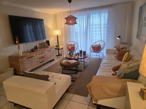 5555 Collins Avenue Miami Beach FL 33140