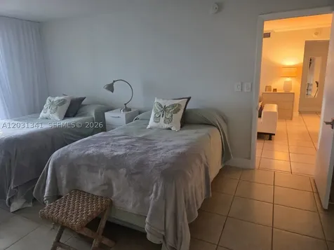 5555 Collins Avenue Miami Beach FL 33140