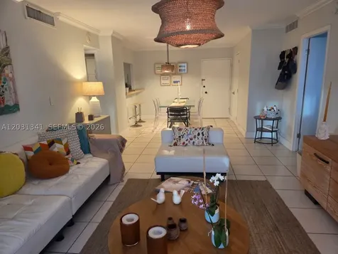 5555 Collins Avenue Miami Beach FL 33140