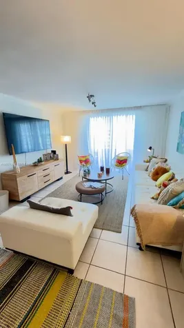 5555 Collins Avenue Miami Beach FL 33140