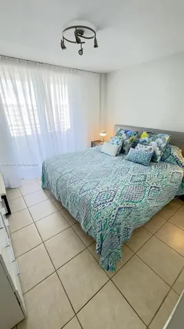 5555 Collins Avenue Miami Beach FL 33140