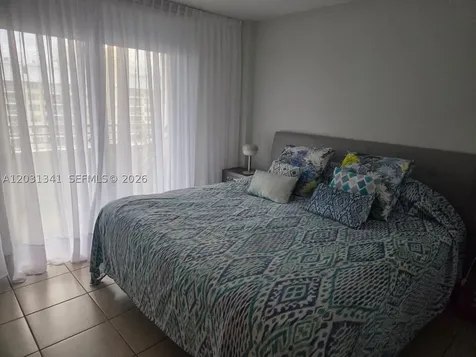 5555 Collins Avenue Miami Beach FL 33140
