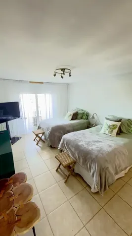 5555 Collins Avenue Miami Beach FL 33140