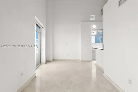 7600 Collins Avenue Miami Beach FL 33141