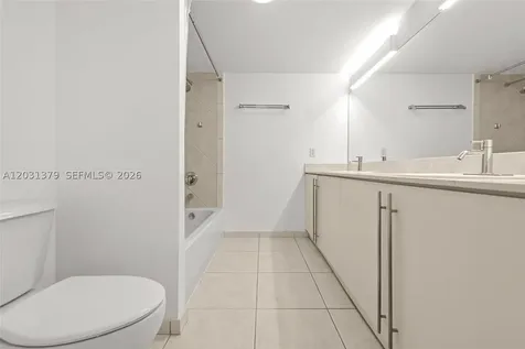 7600 Collins Avenue Miami Beach FL 33141