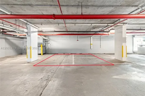 7600 Collins Avenue Miami Beach FL 33141