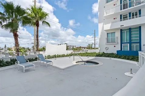7600 Collins Avenue Miami Beach FL 33141