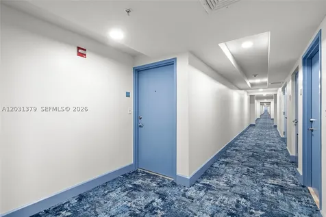 7600 Collins Avenue Miami Beach FL 33141