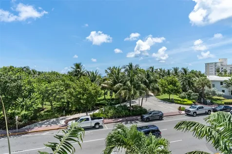 7600 Collins Avenue Miami Beach FL 33141