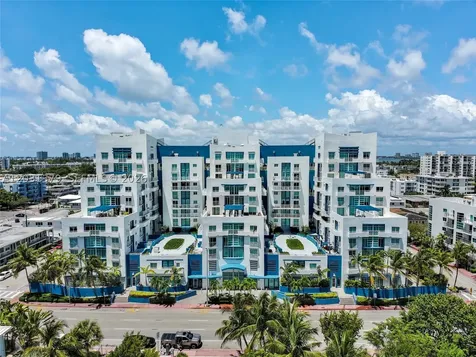 7600 Collins Avenue Miami Beach FL 33141